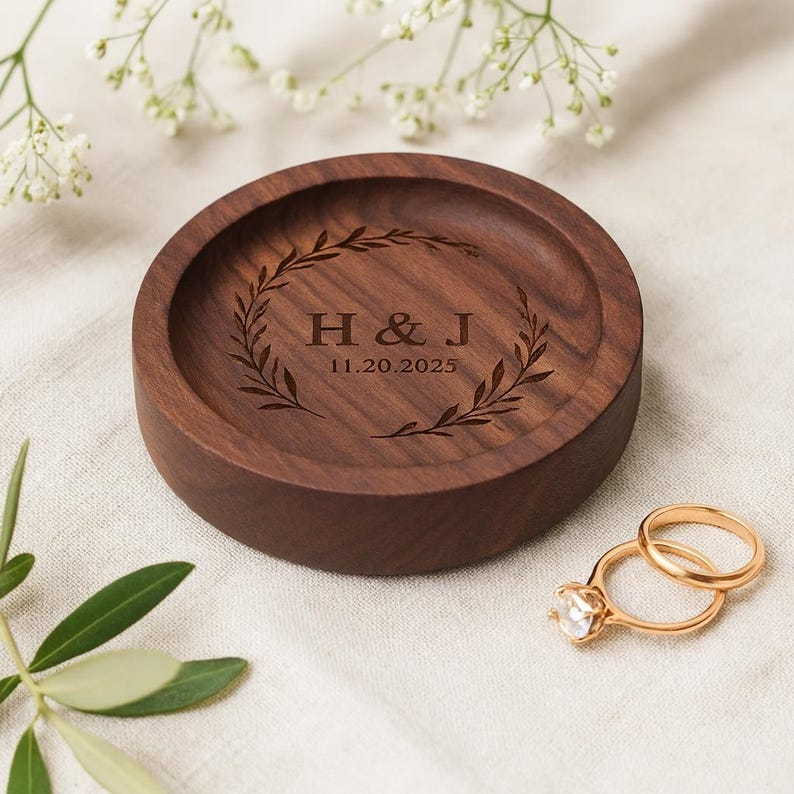 Custom Wood Ring Dish Engraved Name & Date Jewelry Dish for Engagement, Anniversary, Wedding Unique Couple Gift for Her or Him