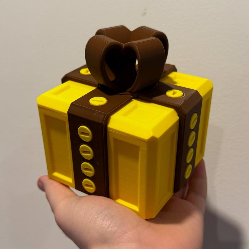 XL Annoying Gift Box: 3D Printed Gag Gift Container