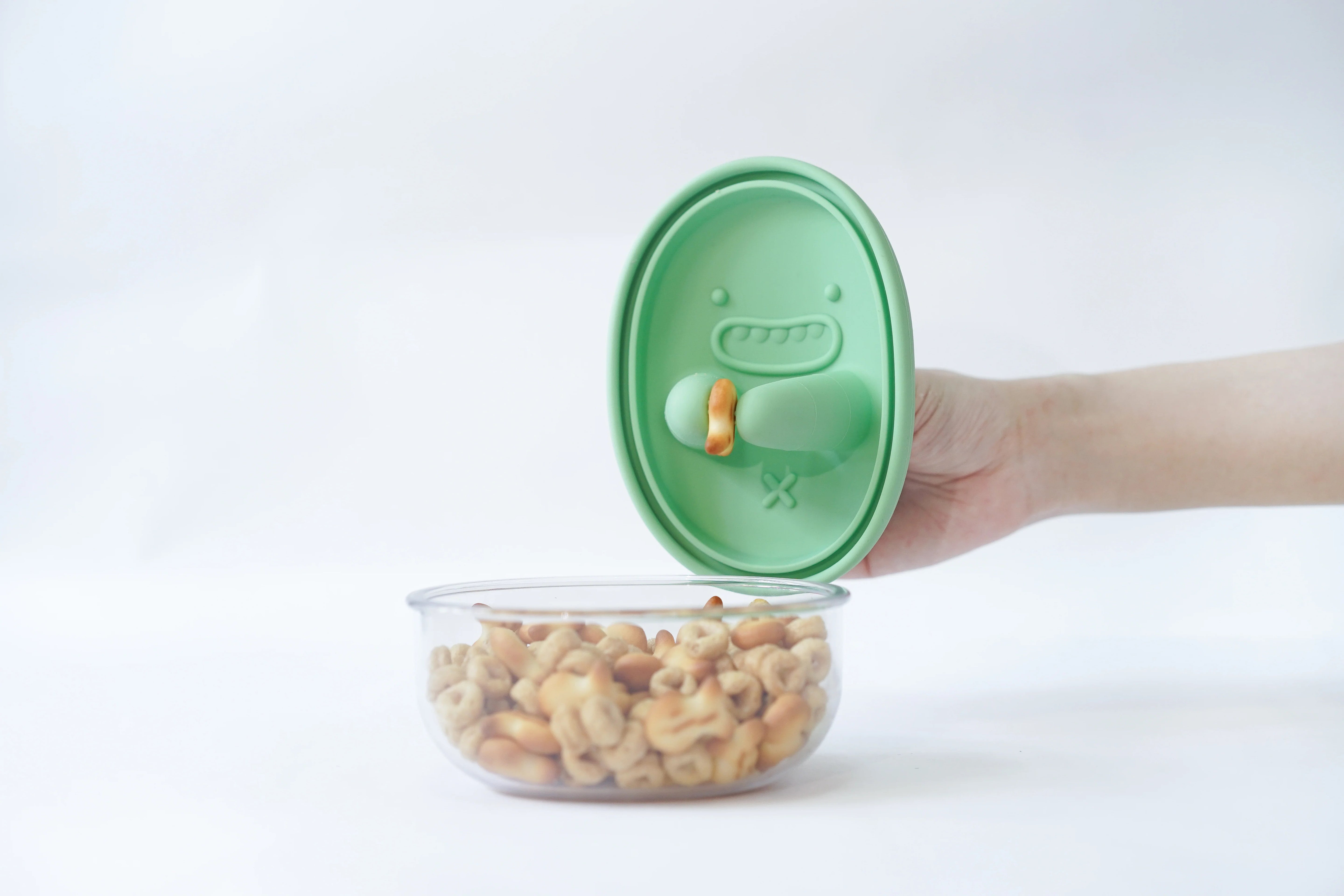 Your crumb-busting, finger-food sidekick.