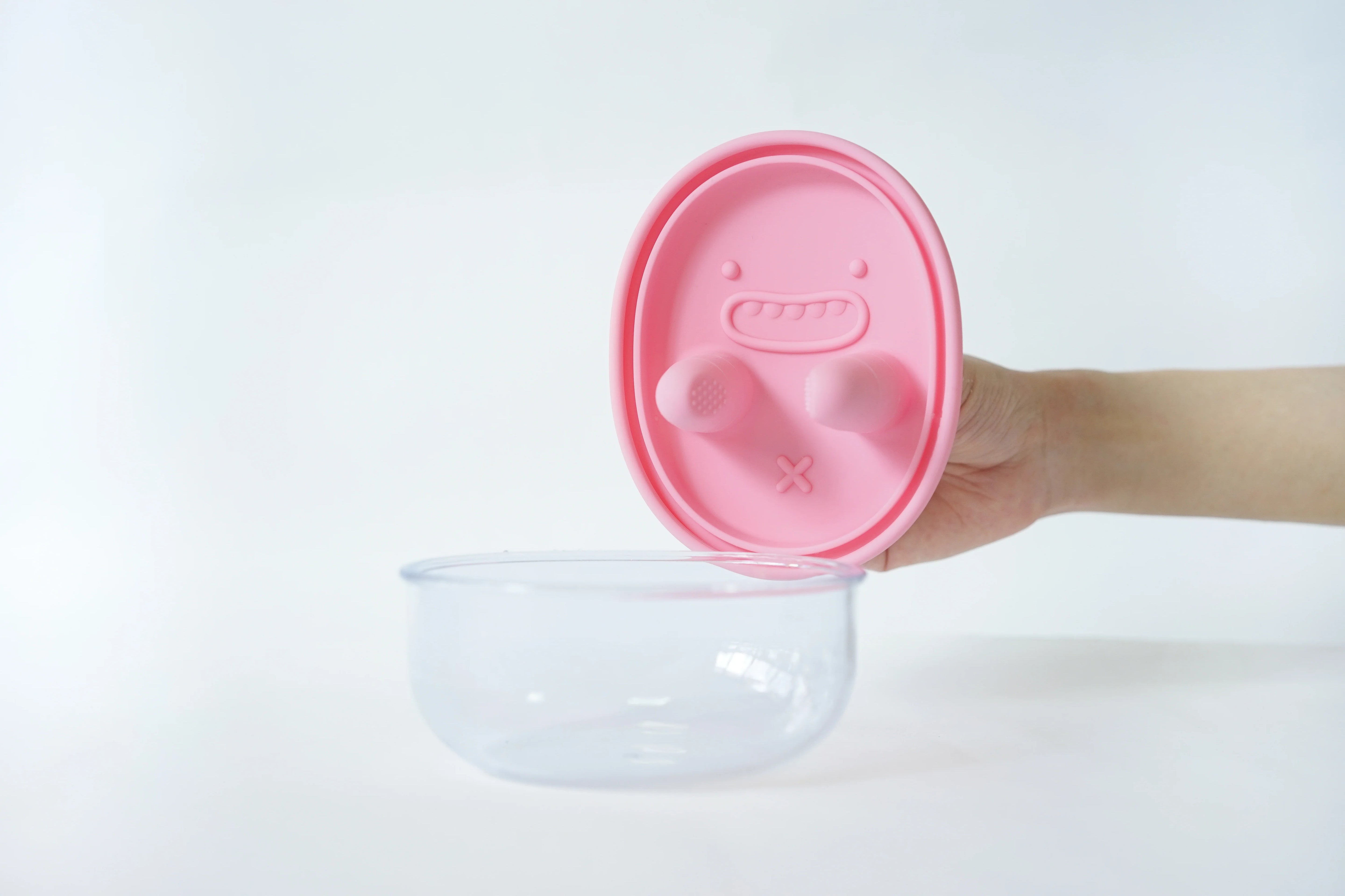 Your crumb-busting, finger-food sidekick.