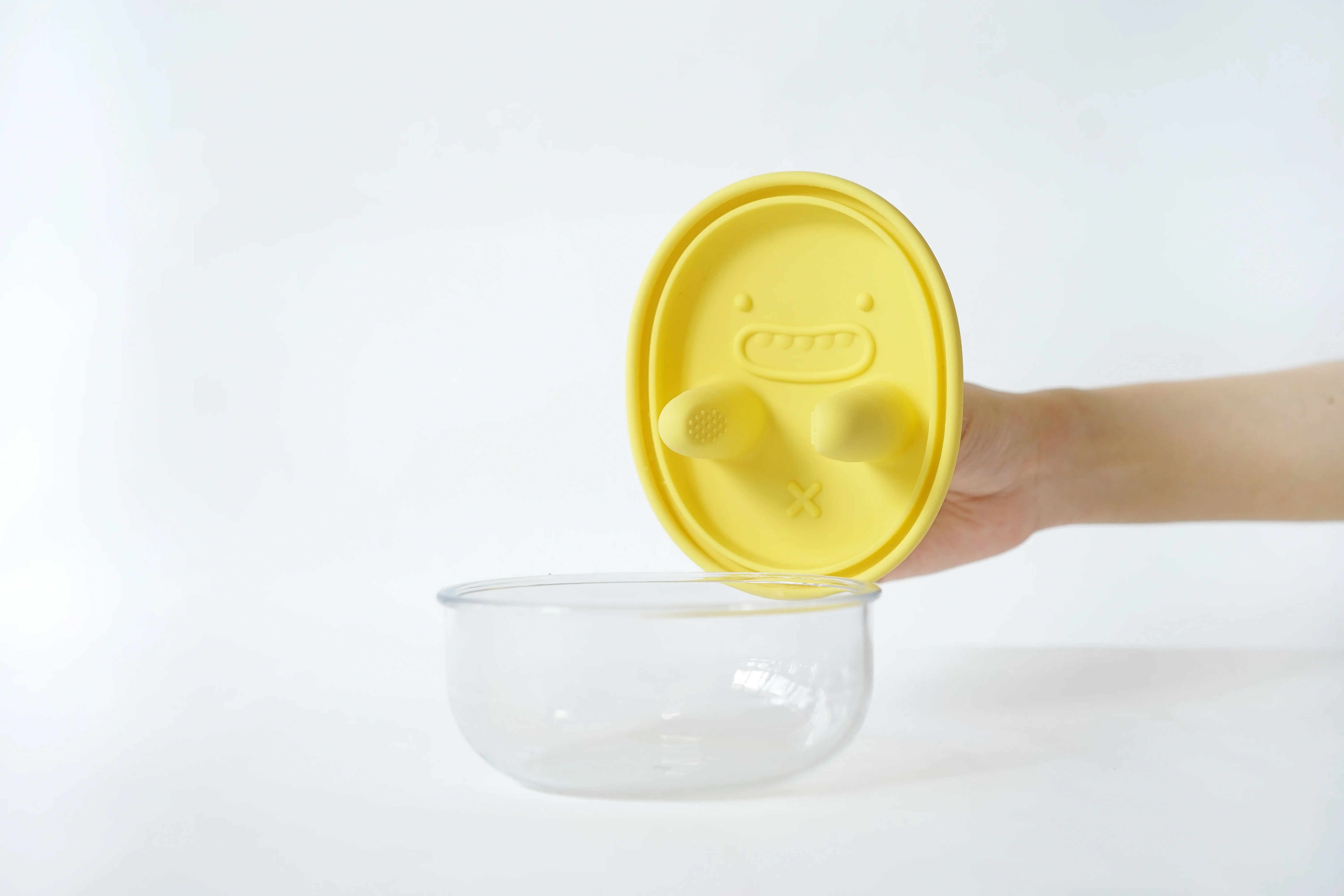 Your crumb-busting, finger-food sidekick.