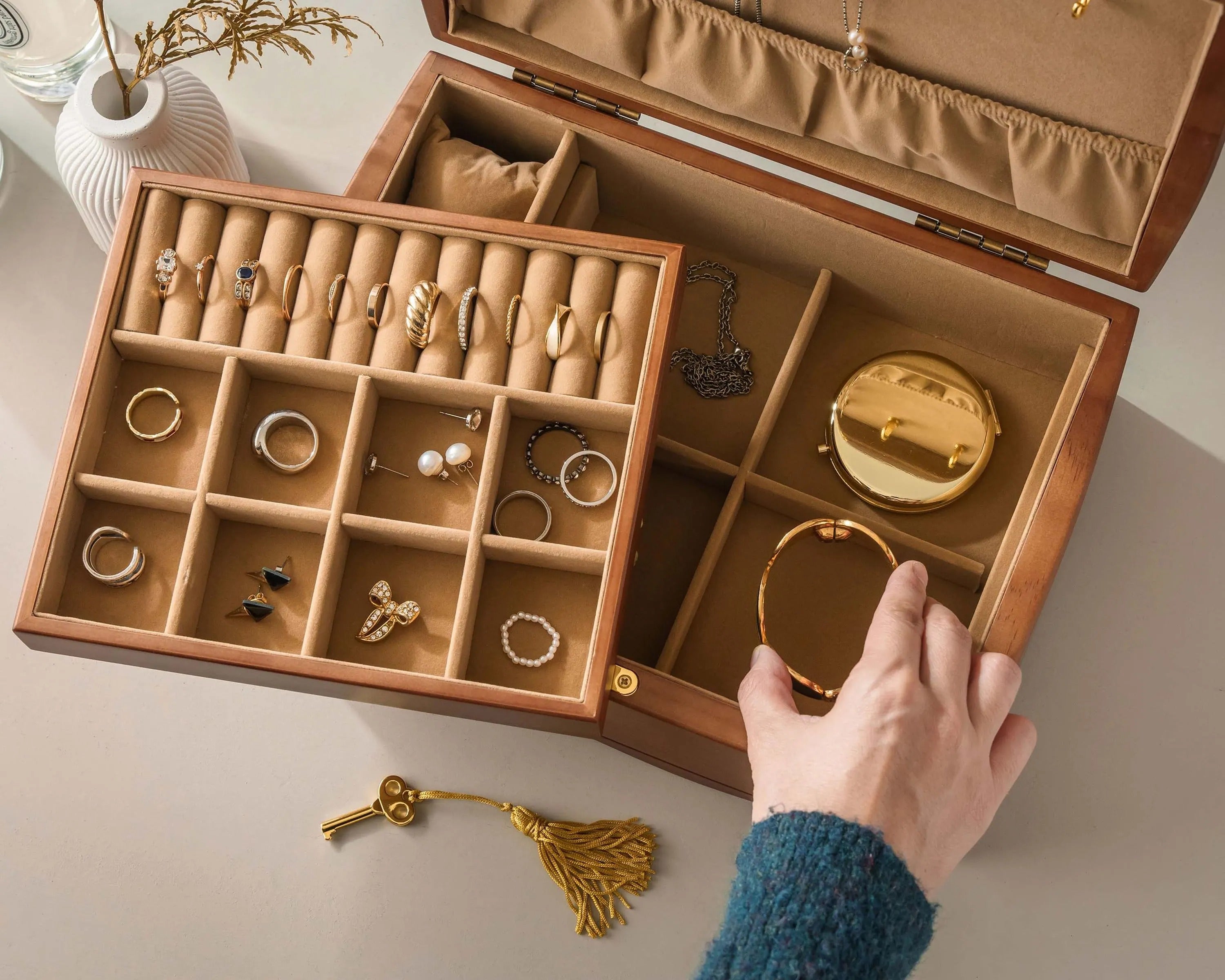 Custom Engraved Wooden Jewelry Box,Personalized Jewelry Organizer,Wedding Gifts for Her,Christmas Gift for Mom, Personalized Gift for Mom