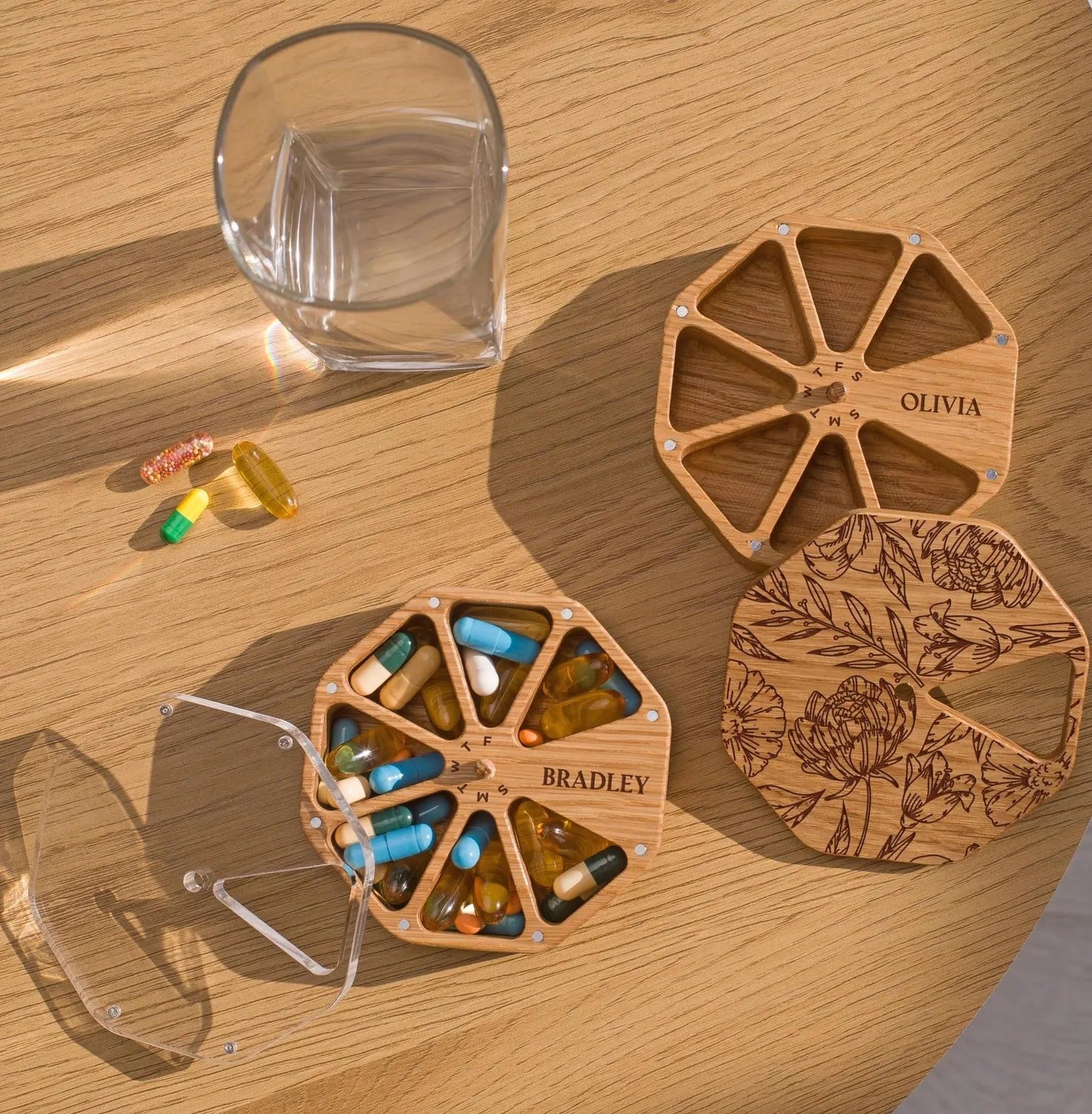 Wooden Pill Box 7-Day With Medication Log, Pill Organizer, Weekly Pill Case, Mini Trinket Box Gift For Grandma Or Grandpa